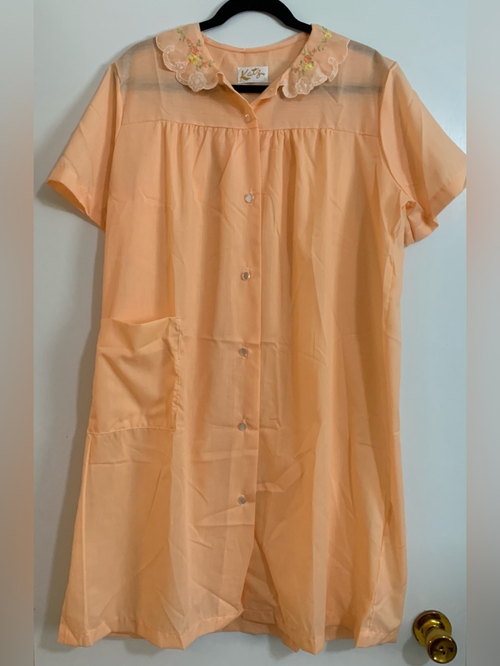 Vintage 70s “Katz” House Coat Duster in Pastel Orange Pearl Buttons Breathable